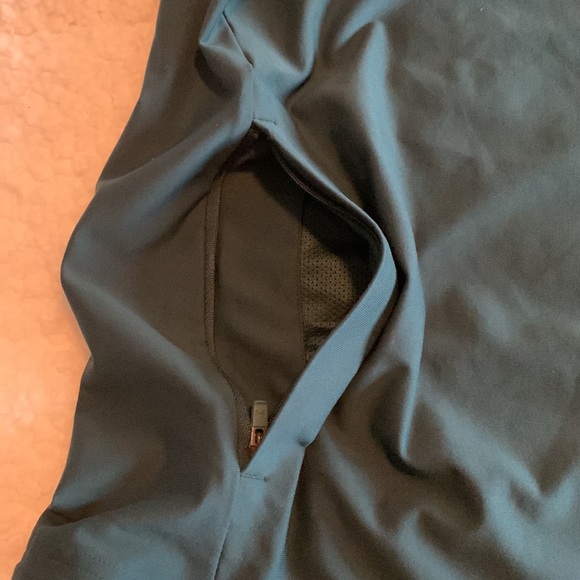 Under Armour mens vest - Picture 3 of 8